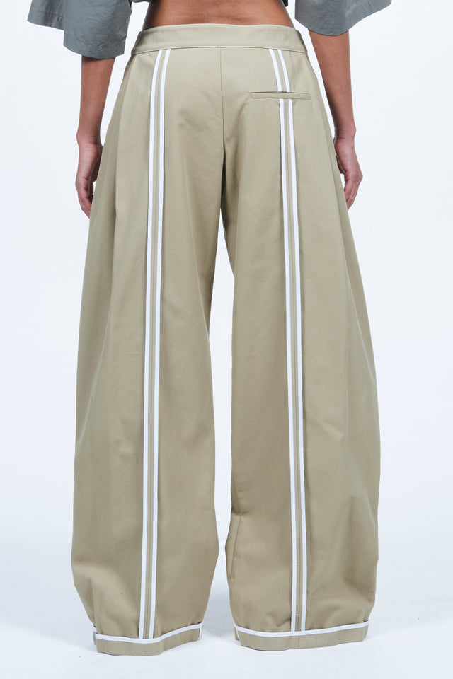 Binding Tuck Pant